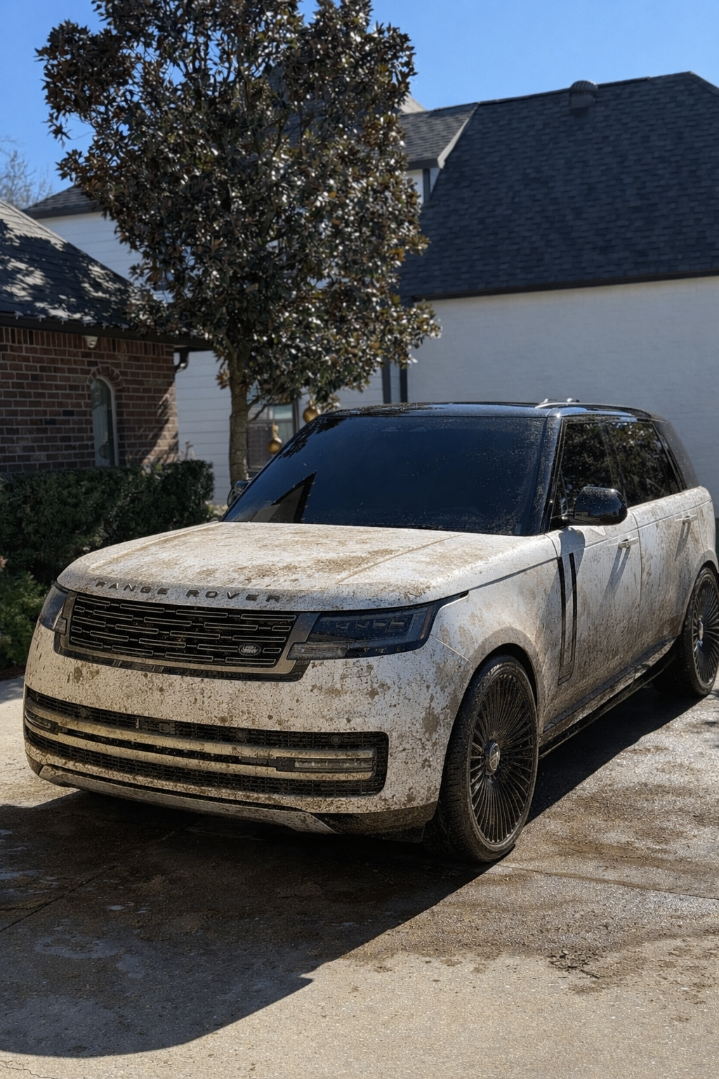 Range Rover before mobile detailing service in Baton Rouge